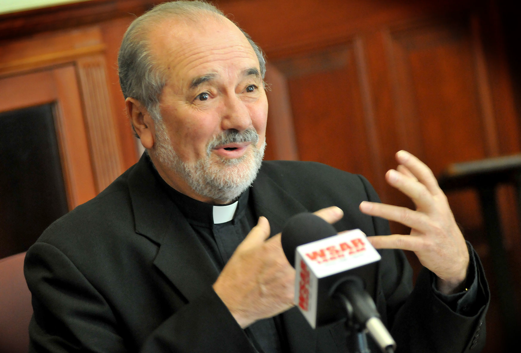 bishop Edgar M. da Cunha